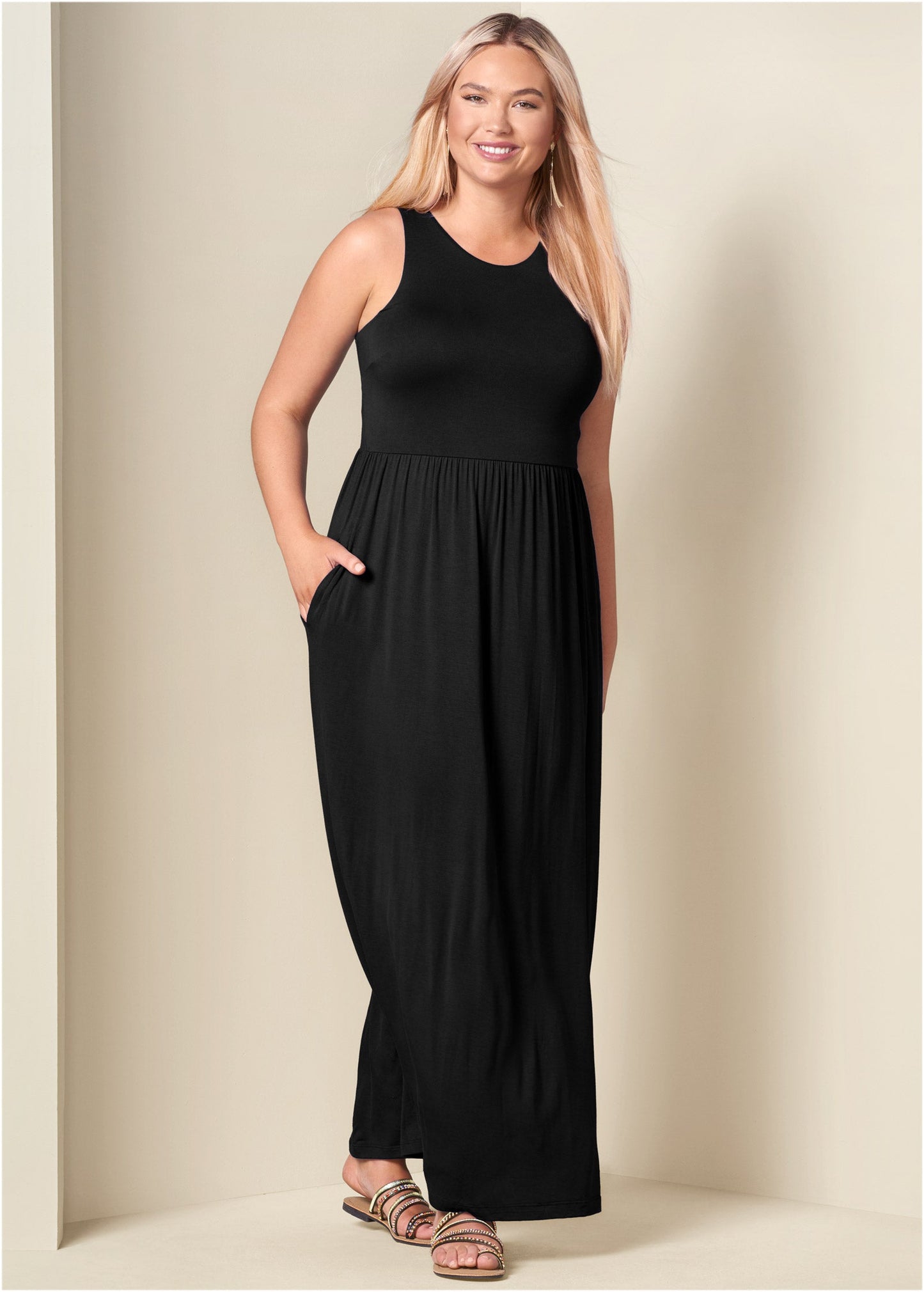 Maxi Dress With Pockets - Black