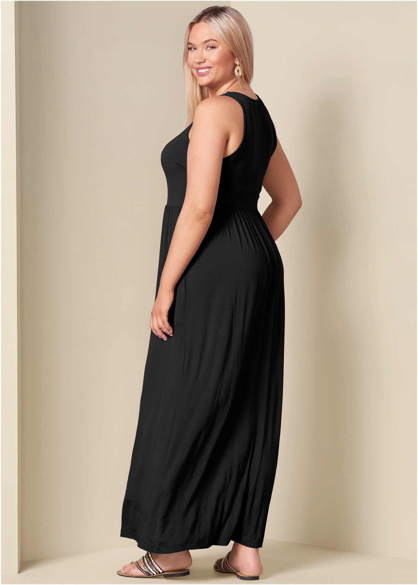 Maxi Dress With Pockets - Black